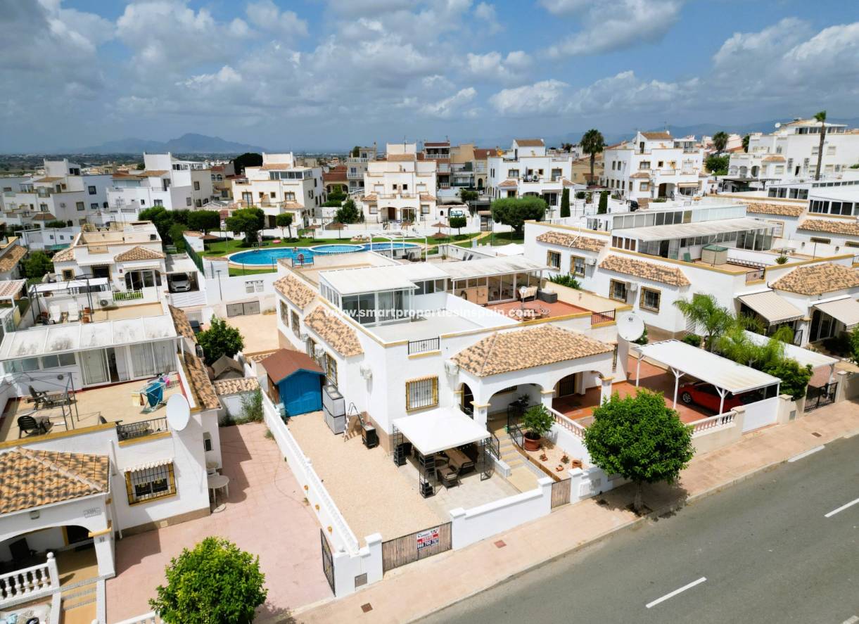 Wiederverkauf - Doppelhaushalfte - La Marina - Urbanización La Marina