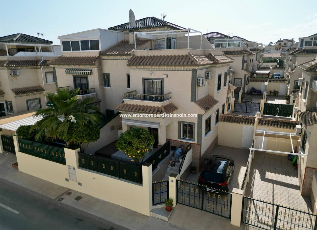 Wiederverkauf - Doppelhaushalfte - La Marina - Urbanización La Marina