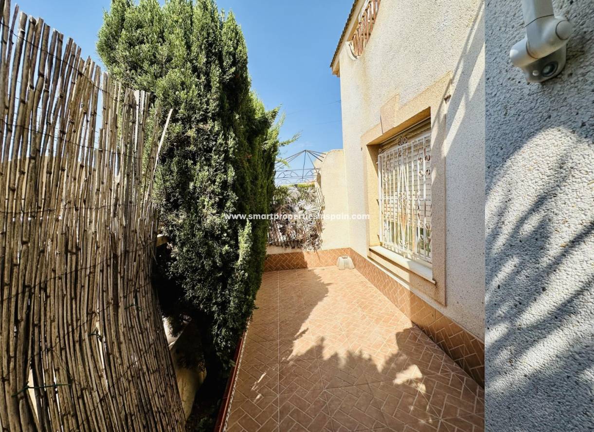 Wiederverkauf - Doppelhaushalfte - La Marina - Urbanización La Marina