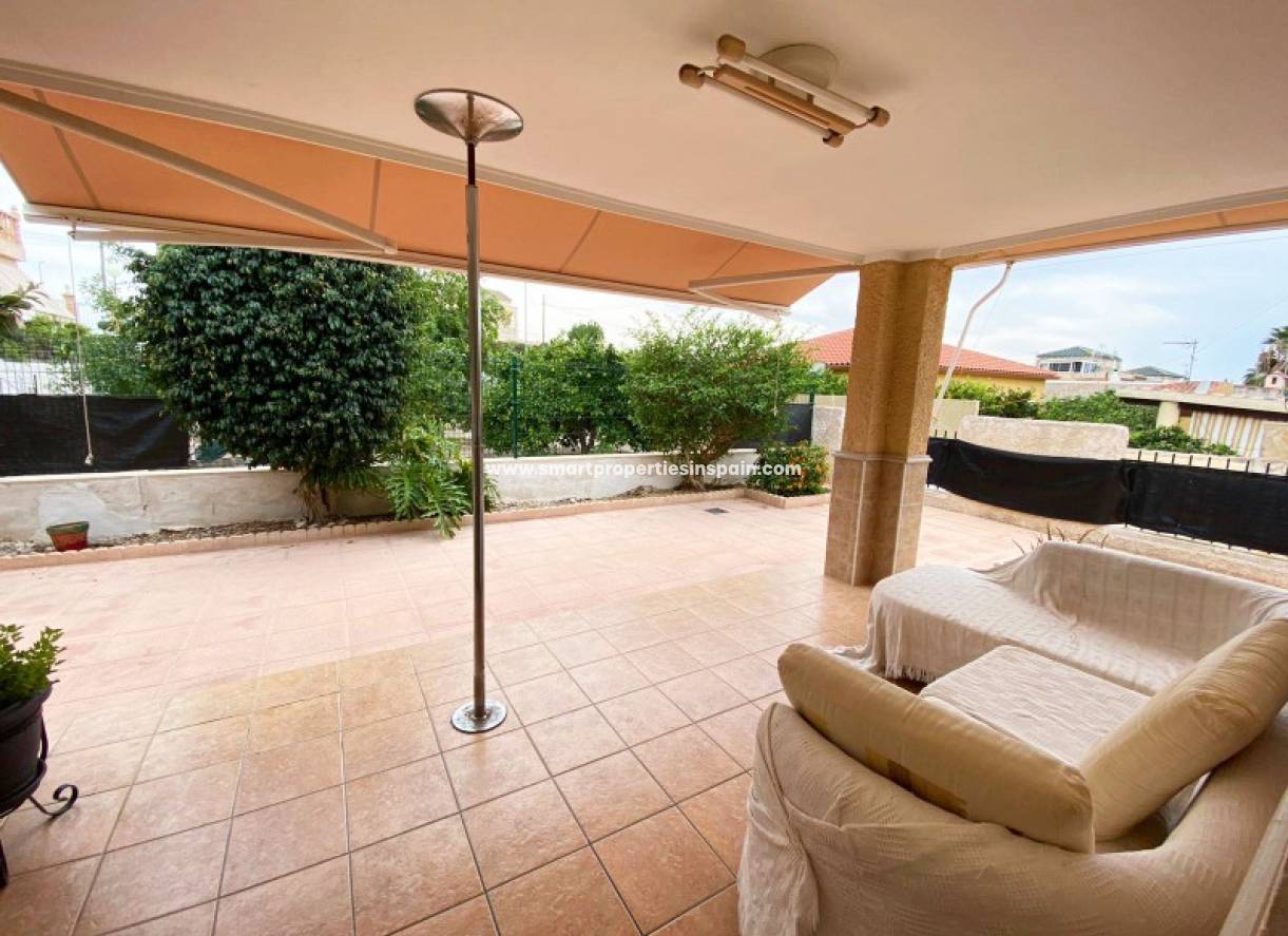 Wiederverkauf - Finca - La Marina - Urbanización La Marina