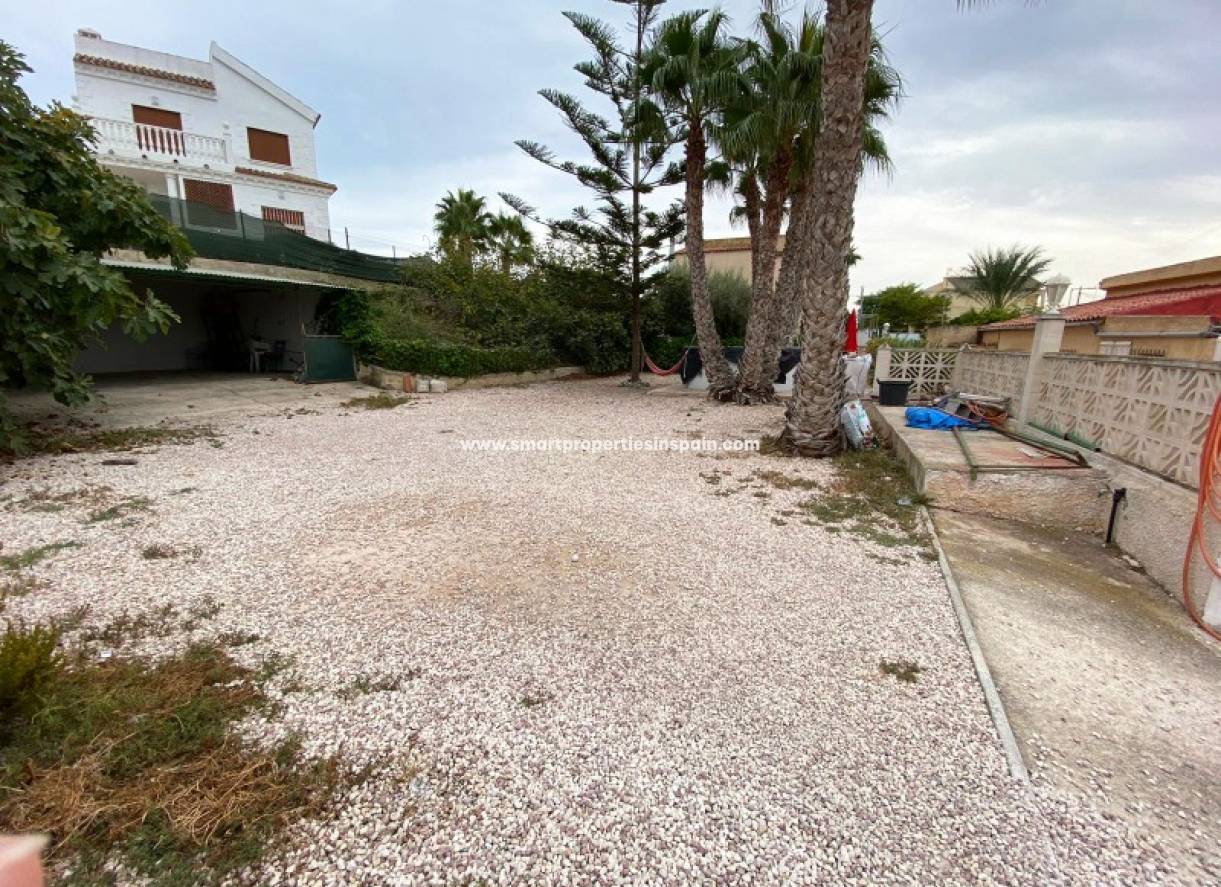 Wiederverkauf - Finca - La Marina - Urbanización La Marina
