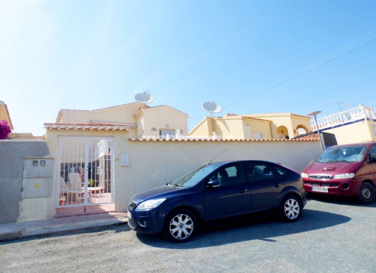 Wiederverkauf - Freistehendes Haus - La Marina - Urbanización La Marina