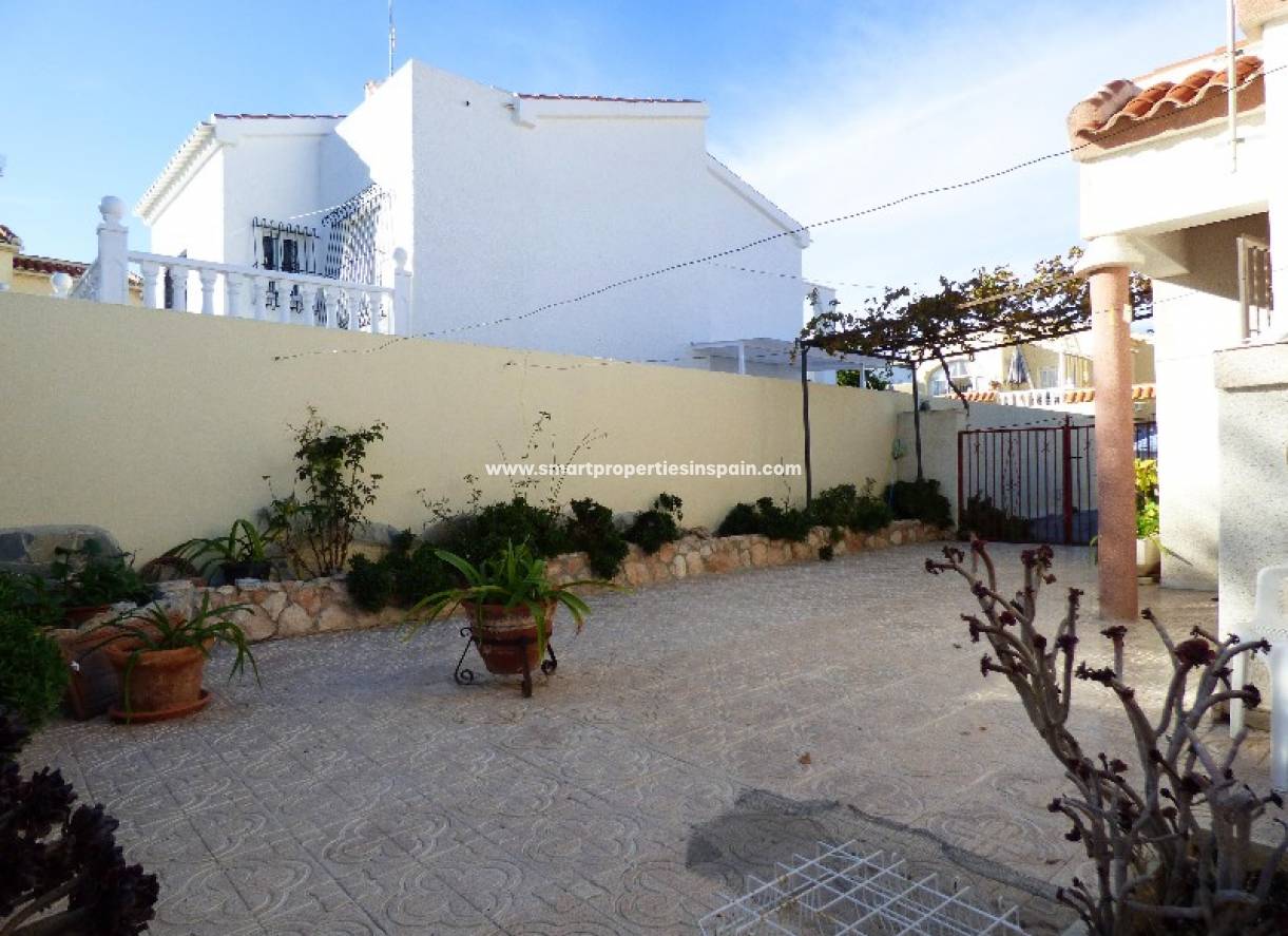Wiederverkauf - Freistehendes Haus - La Marina - Urbanización La Marina