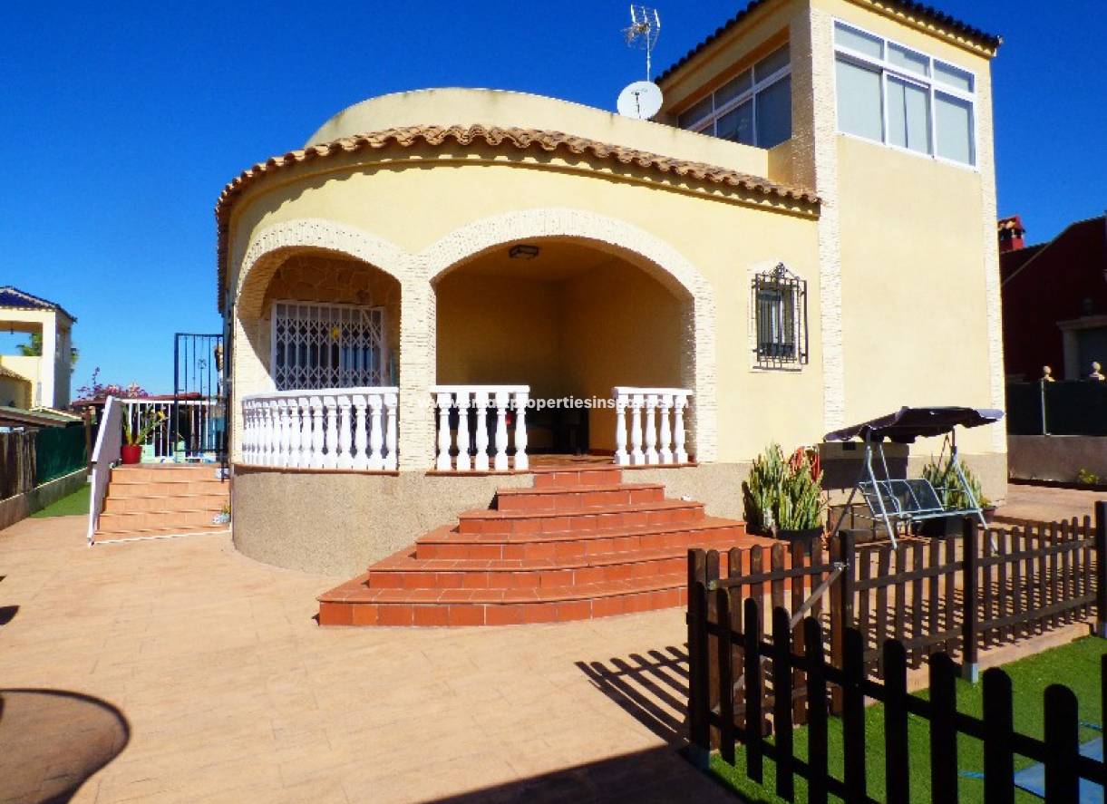 Wiederverkauf - Freistehendes Haus - La Marina - Urbanización La Marina