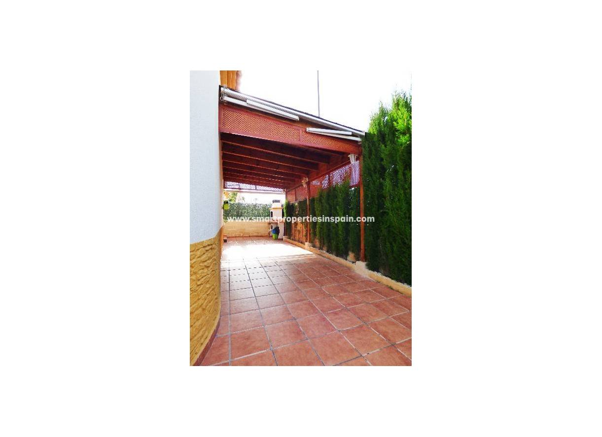 Wiederverkauf - Freistehendes Haus - La Marina - Urbanización La Marina