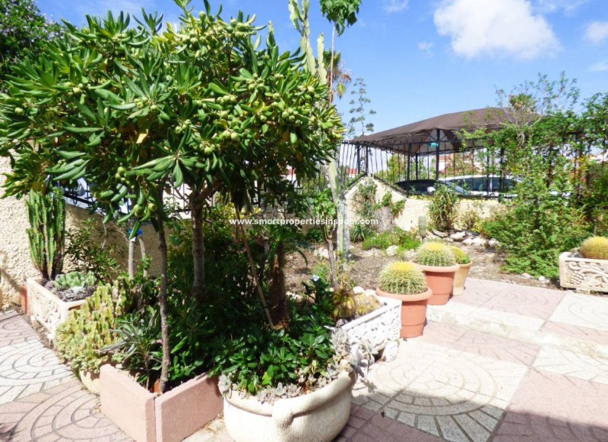 Wiederverkauf - Freistehendes Haus - La Marina - Urbanización La Marina