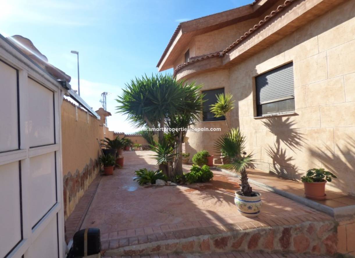 Wiederverkauf - Freistehendes Haus - La Marina - Urbanización La Marina