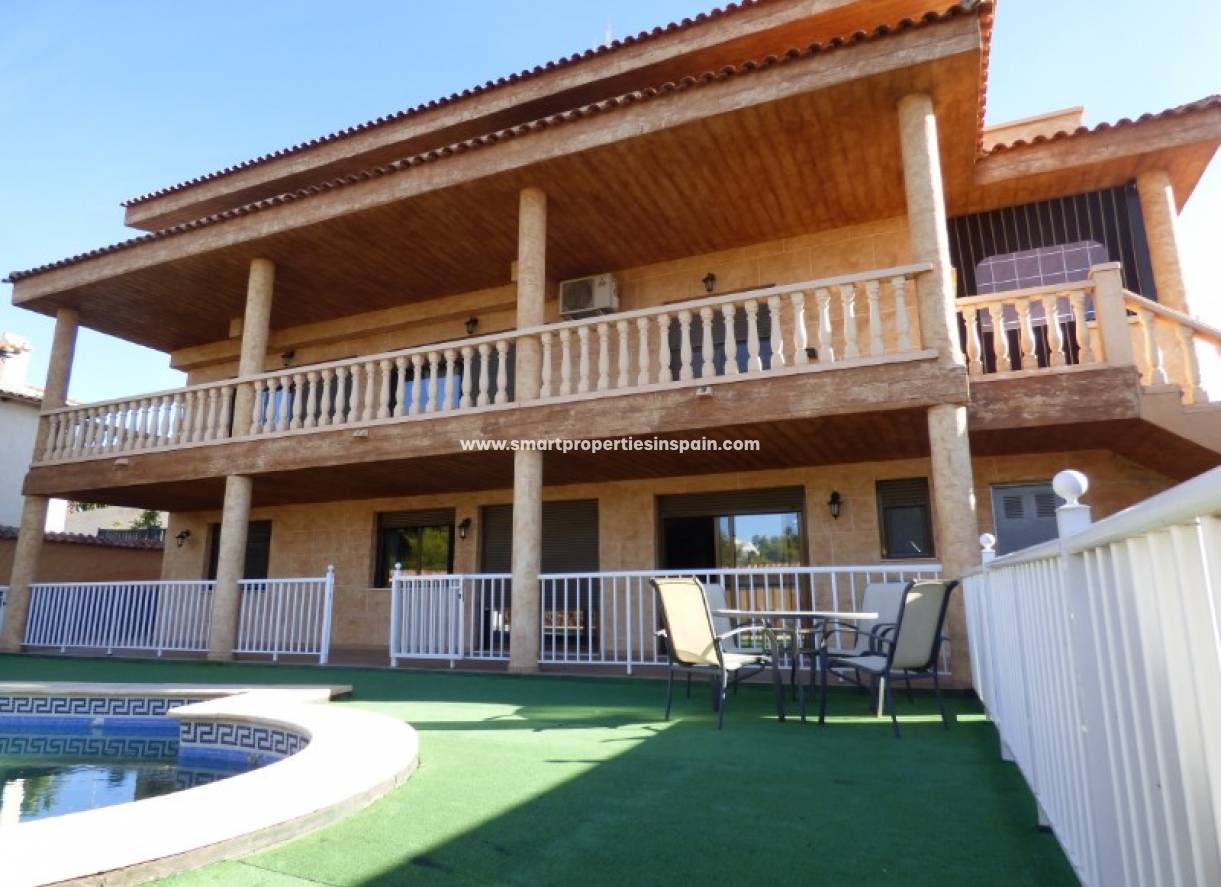 Wiederverkauf - Freistehendes Haus - La Marina - Urbanización La Marina