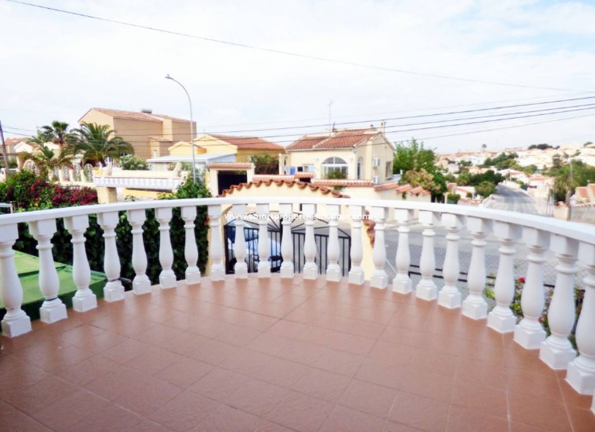 Wiederverkauf - Freistehendes Haus - La Marina - Urbanización La Marina
