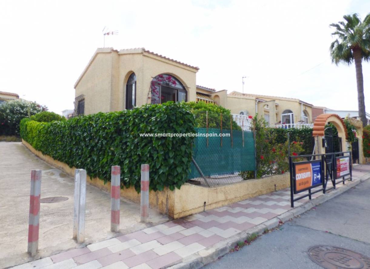Wiederverkauf - Freistehendes Haus - La Marina - Urbanización La Marina
