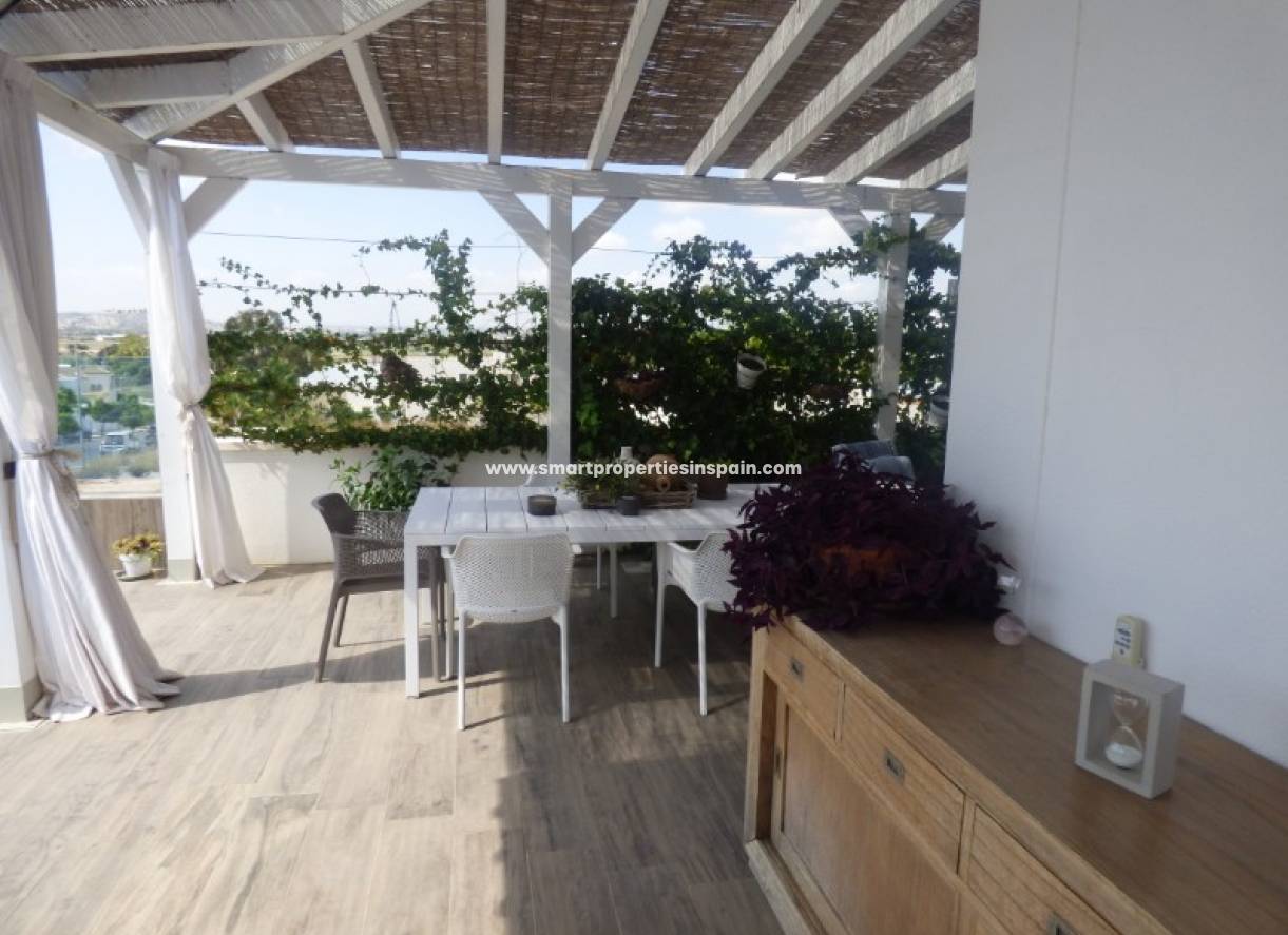 Wiederverkauf - Freistehendes Haus - La Marina - Urbanización La Marina