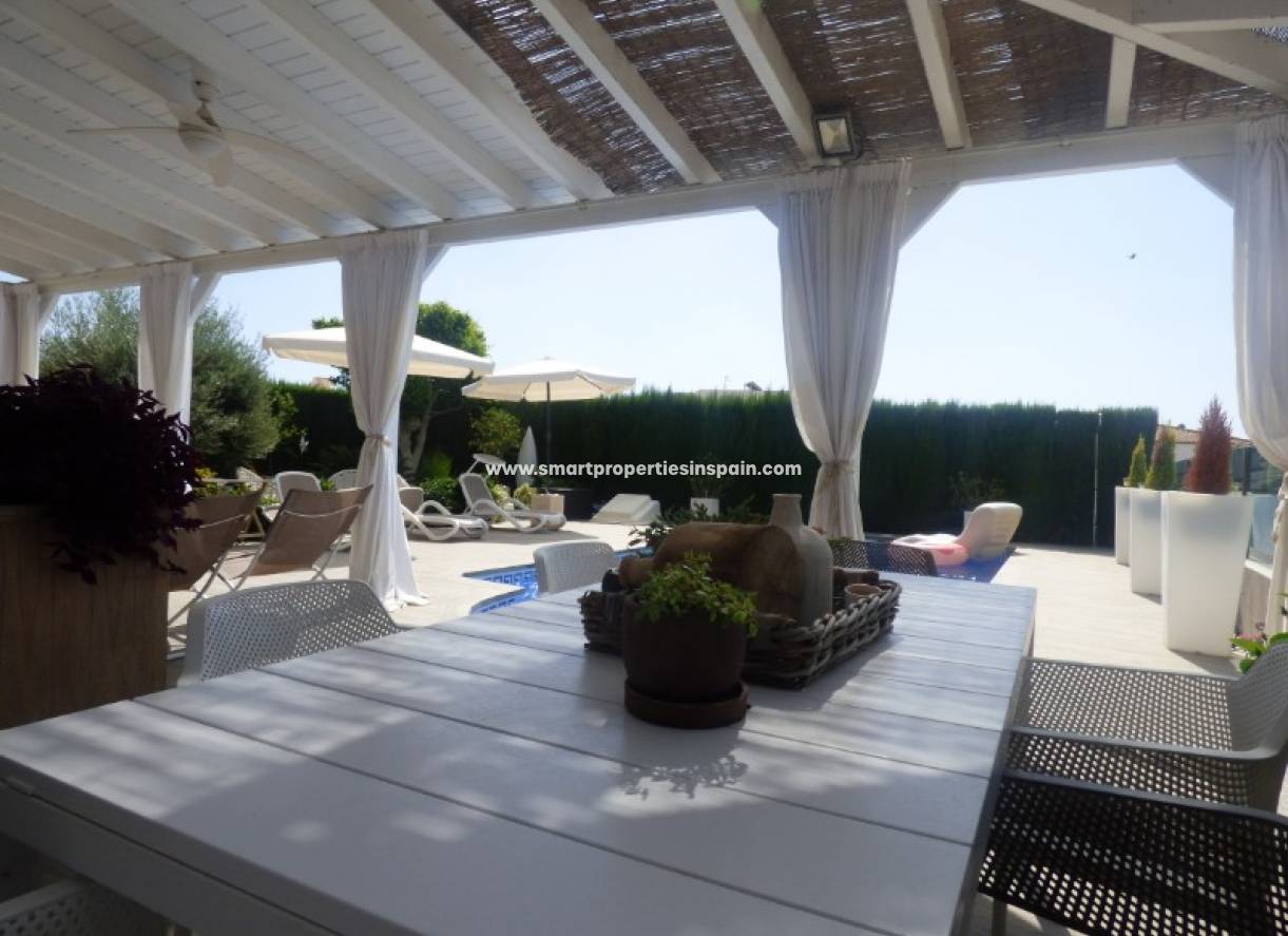 Wiederverkauf - Freistehendes Haus - La Marina - Urbanización La Marina