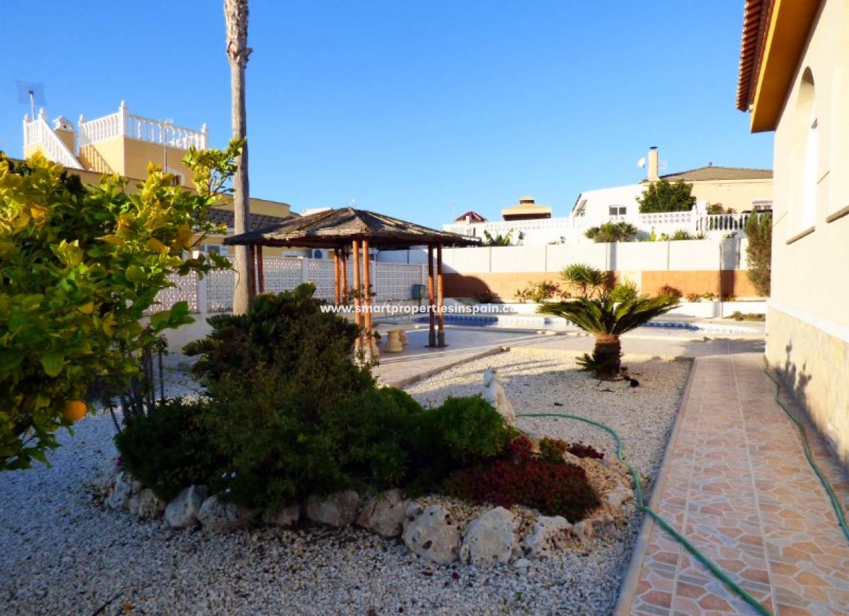 Wiederverkauf - Freistehendes Haus - La Marina - Urbanización La Marina