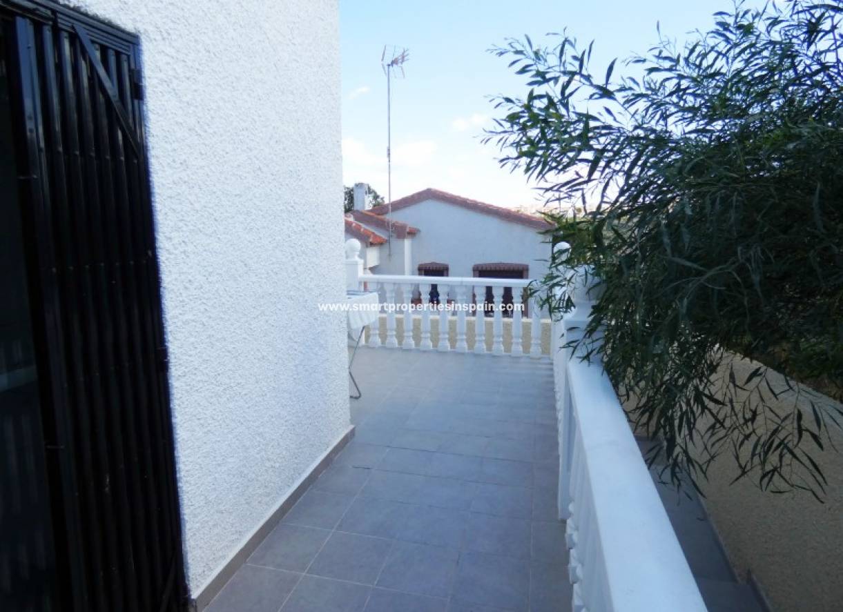 Wiederverkauf - Freistehendes Haus - La Marina - Urbanización La Marina