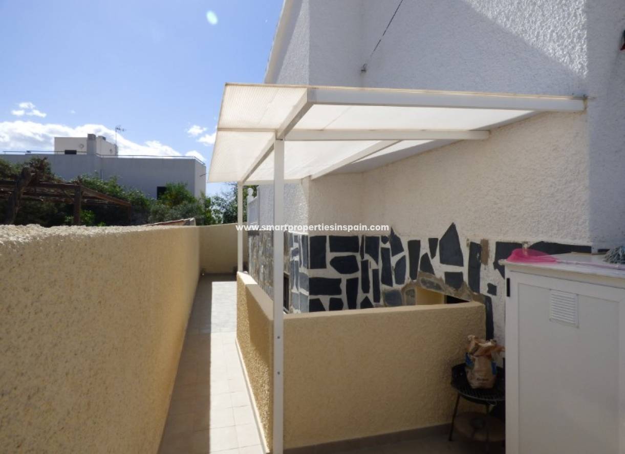 Wiederverkauf - Freistehendes Haus - La Marina - Urbanización La Marina