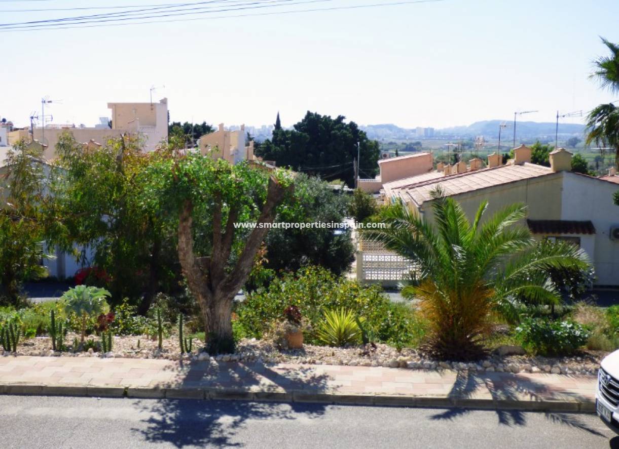 Wiederverkauf - Freistehendes Haus - La Marina - Urbanización La Marina