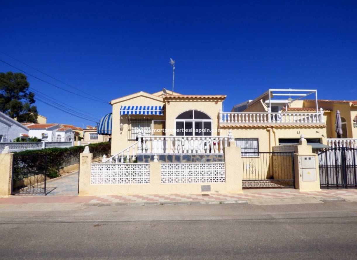 Wiederverkauf - Freistehendes Haus - La Marina - Urbanización La Marina