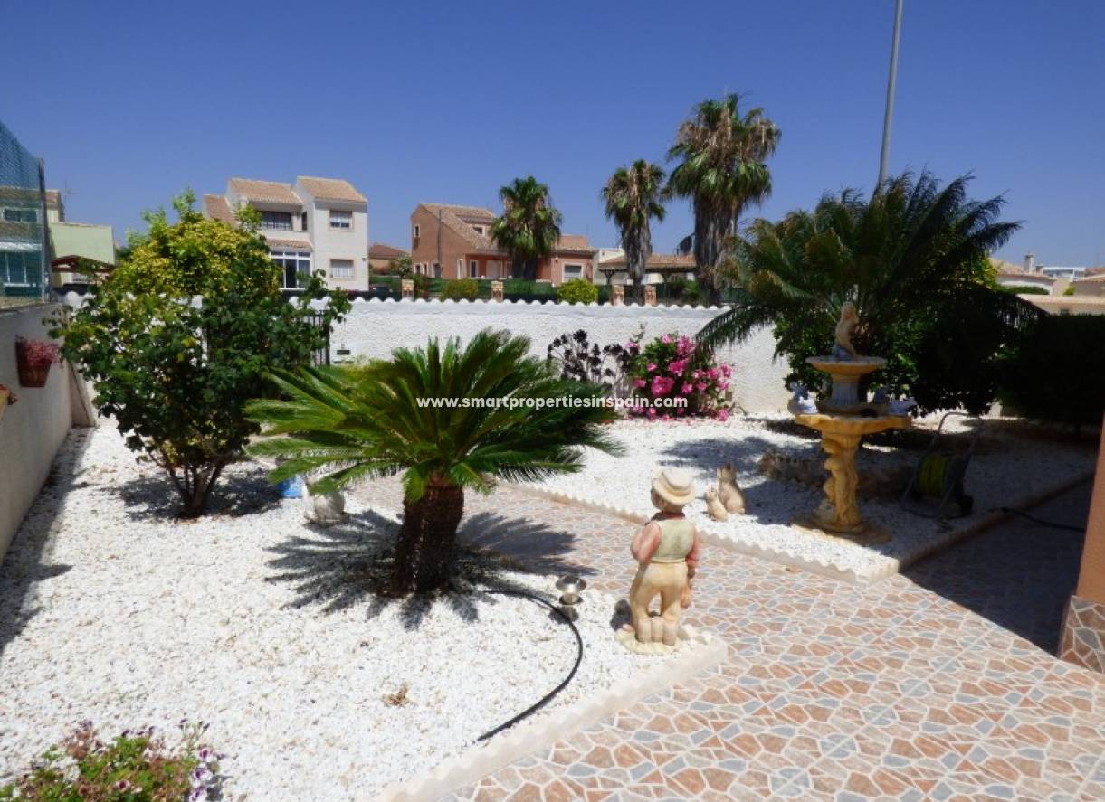 Wiederverkauf - Freistehendes Haus - La Marina - Urbanización La Marina