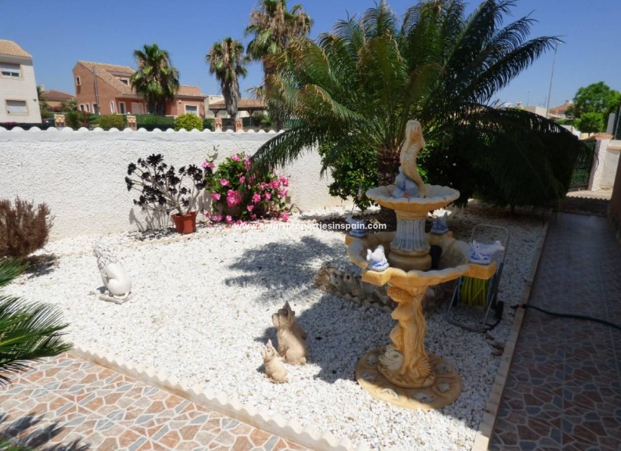 Wiederverkauf - Freistehendes Haus - La Marina - Urbanización La Marina