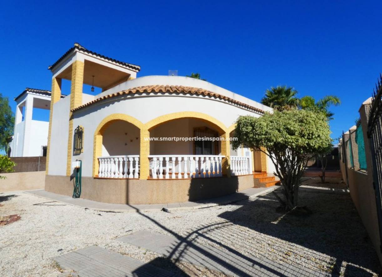 Wiederverkauf - Freistehendes Haus - La Marina - Urbanización La Marina