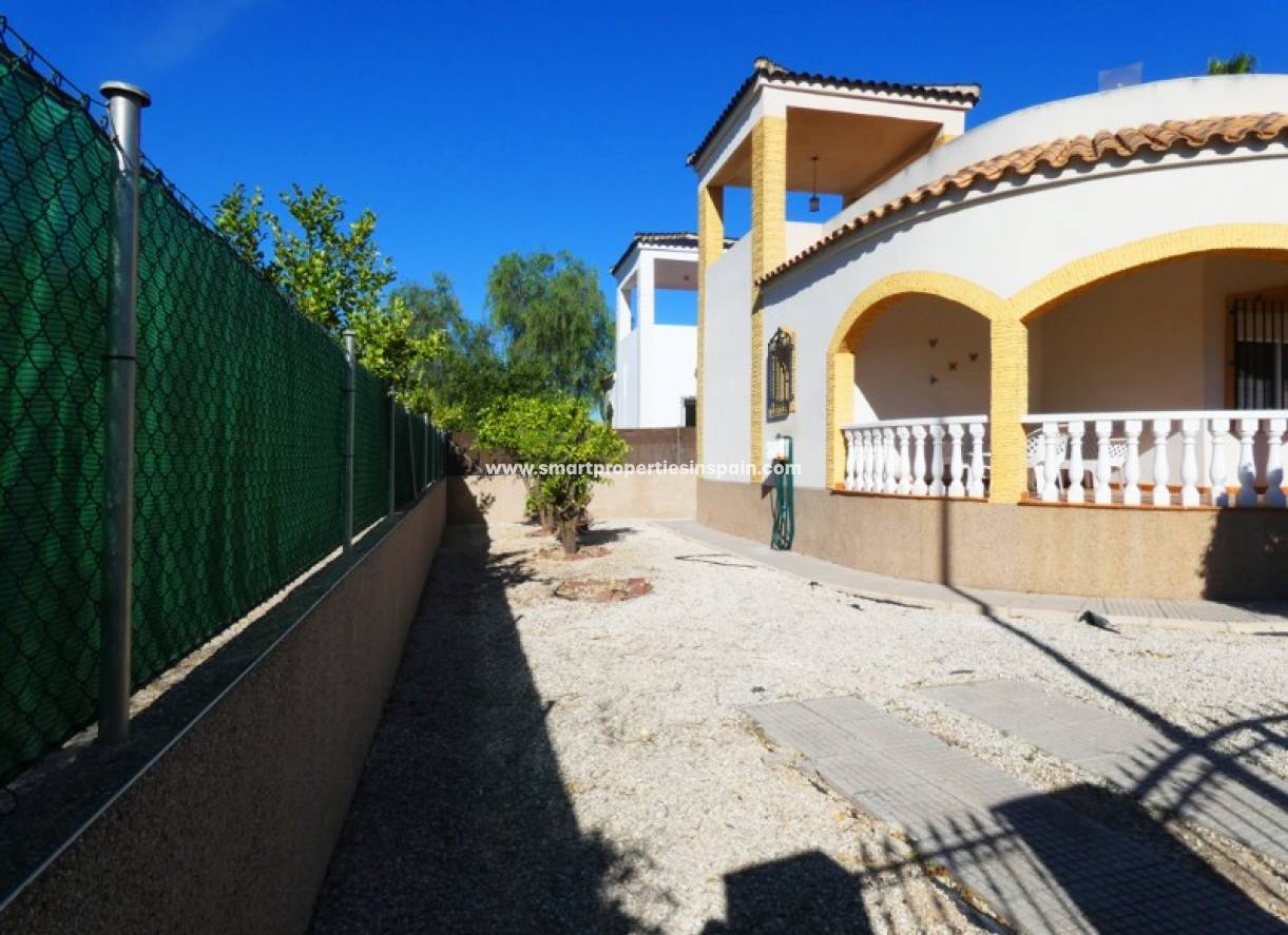 Wiederverkauf - Freistehendes Haus - La Marina - Urbanización La Marina
