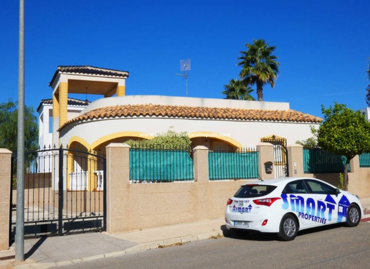 Wiederverkauf - Freistehendes Haus - La Marina - Urbanización La Marina
