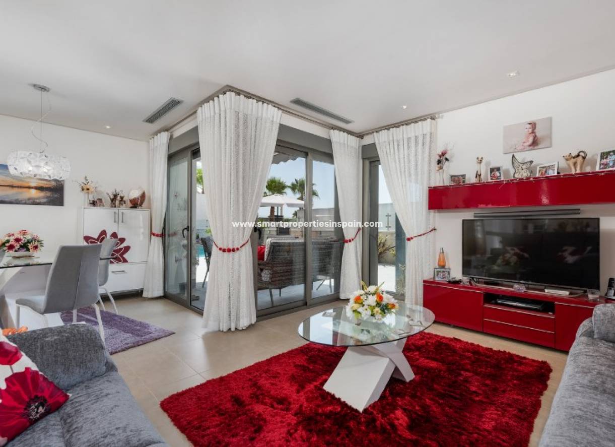 Wiederverkauf - Freistehendes Haus - La Marina - Urbanización La Marina