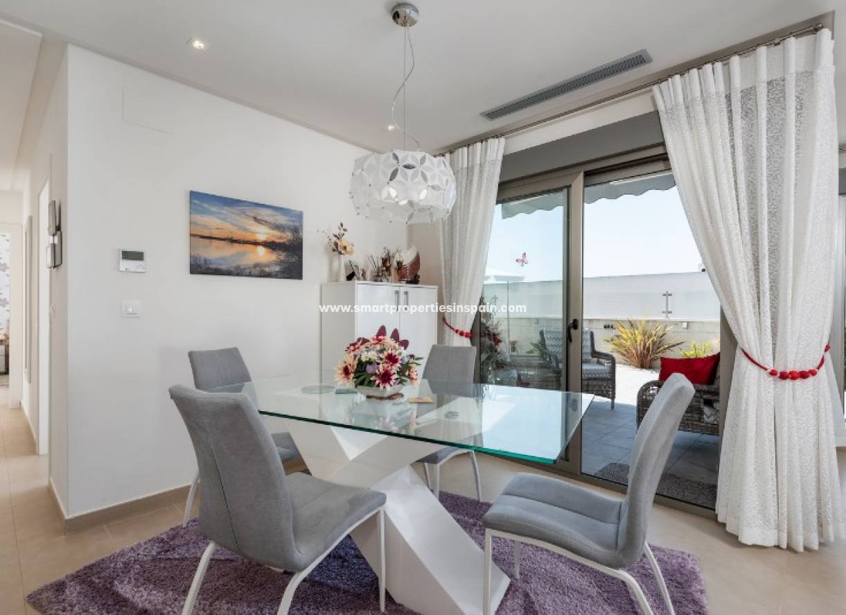 Wiederverkauf - Freistehendes Haus - La Marina - Urbanización La Marina
