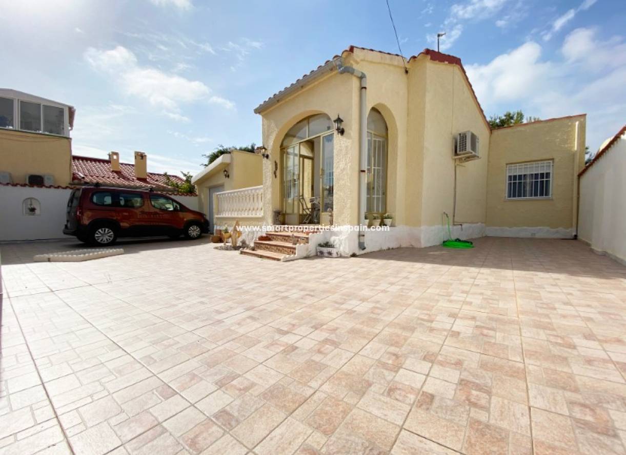 Wiederverkauf - Freistehendes Haus - La Marina - Urbanización La Marina