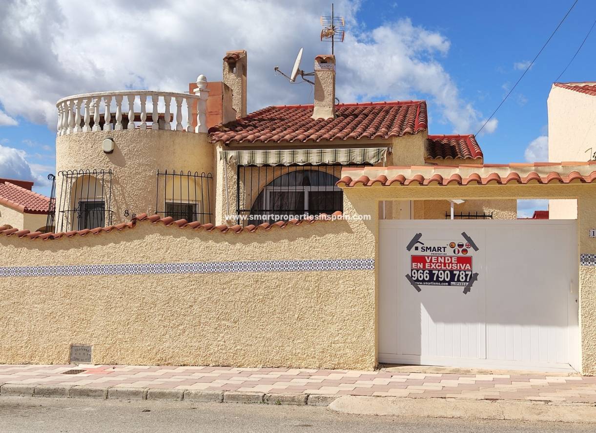 Wiederverkauf - Freistehendes Haus - La Marina - Urbanización La Marina