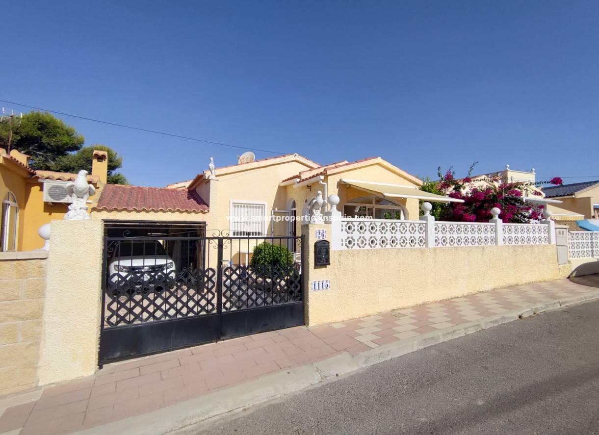 Wiederverkauf - Freistehendes Haus - La Marina - Urbanización La Marina