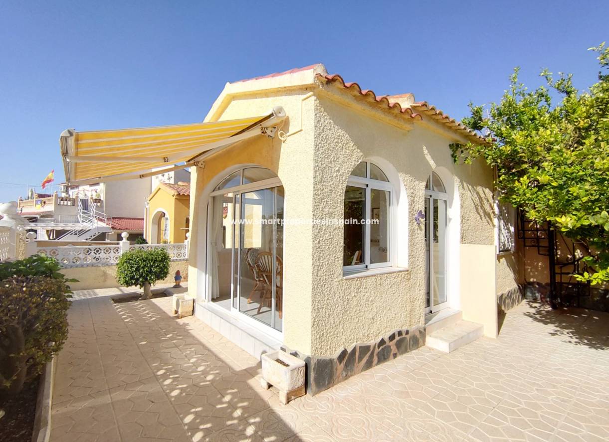 Wiederverkauf - Freistehendes Haus - La Marina - Urbanización La Marina