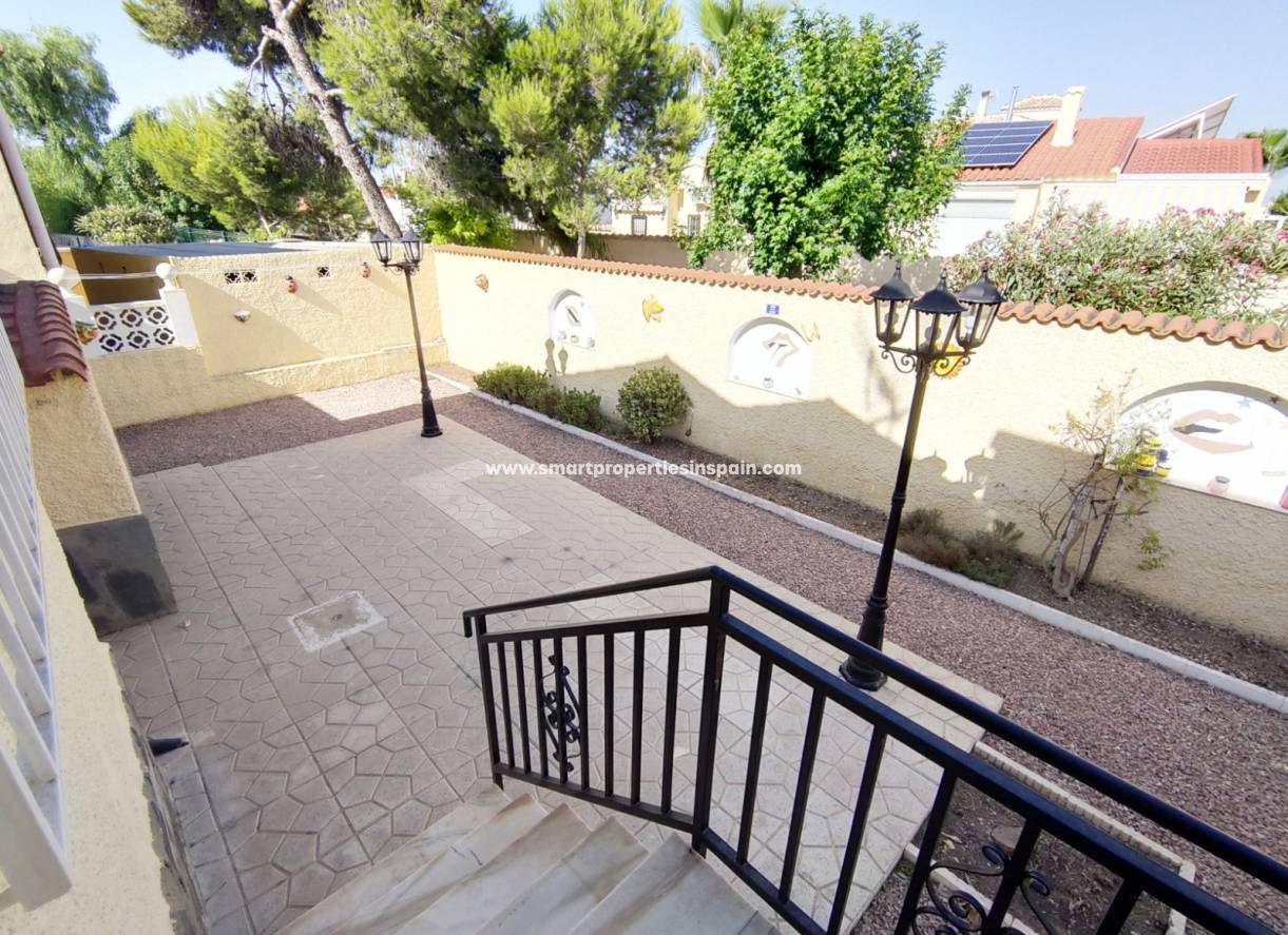 Wiederverkauf - Freistehendes Haus - La Marina - Urbanización La Marina