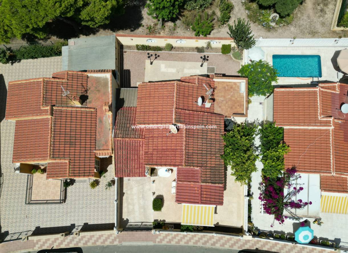 Wiederverkauf - Freistehendes Haus - La Marina - Urbanización La Marina