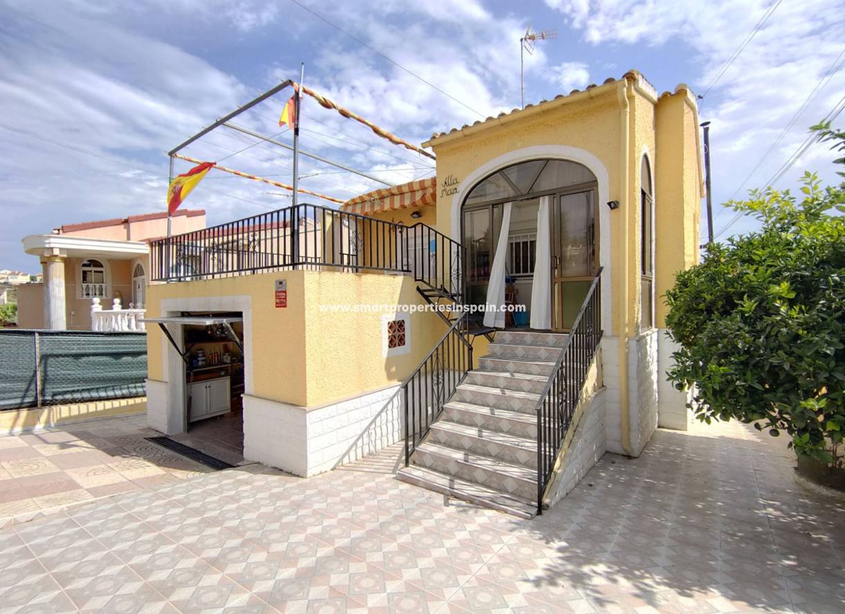 Wiederverkauf - Freistehendes Haus - La Marina - Urbanización La Marina