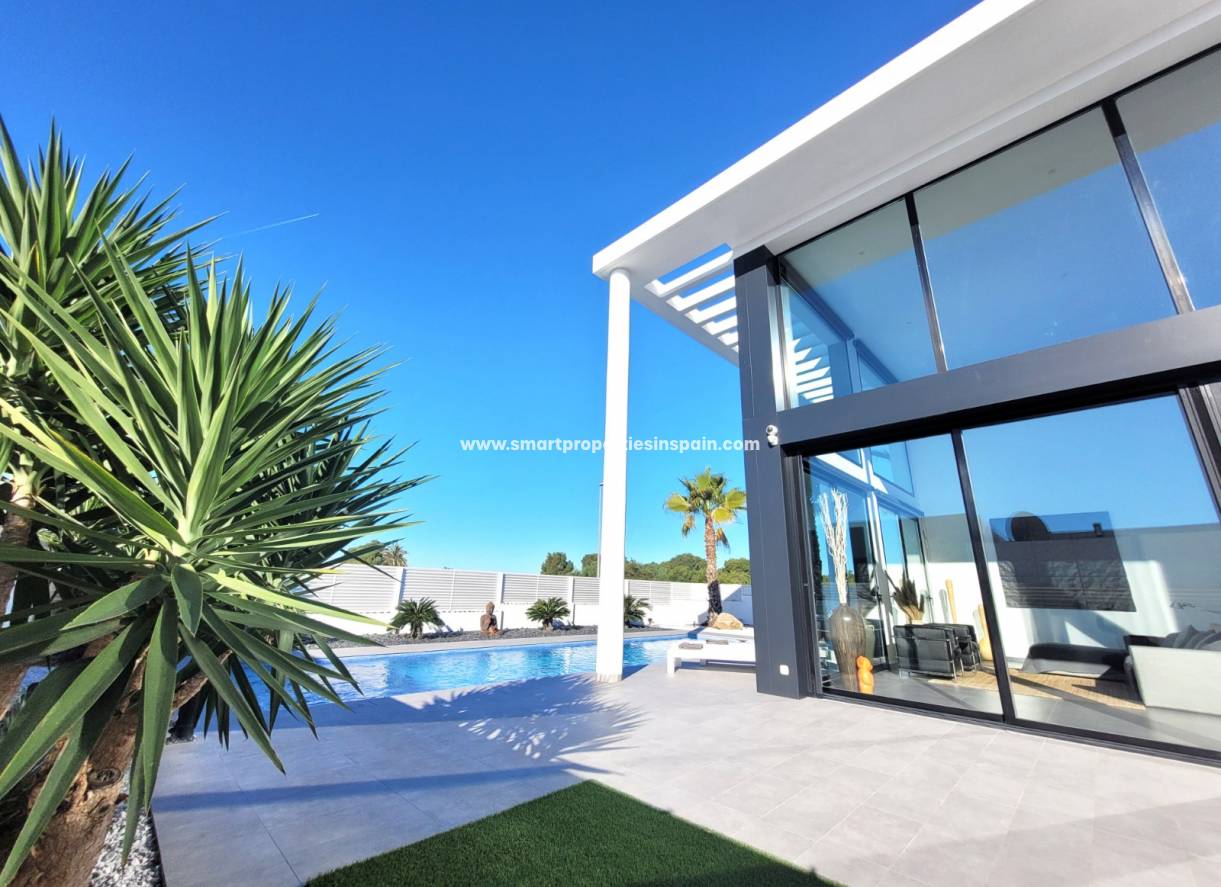 Wiederverkauf - Freistehendes Haus - La Marina - Urbanización La Marina