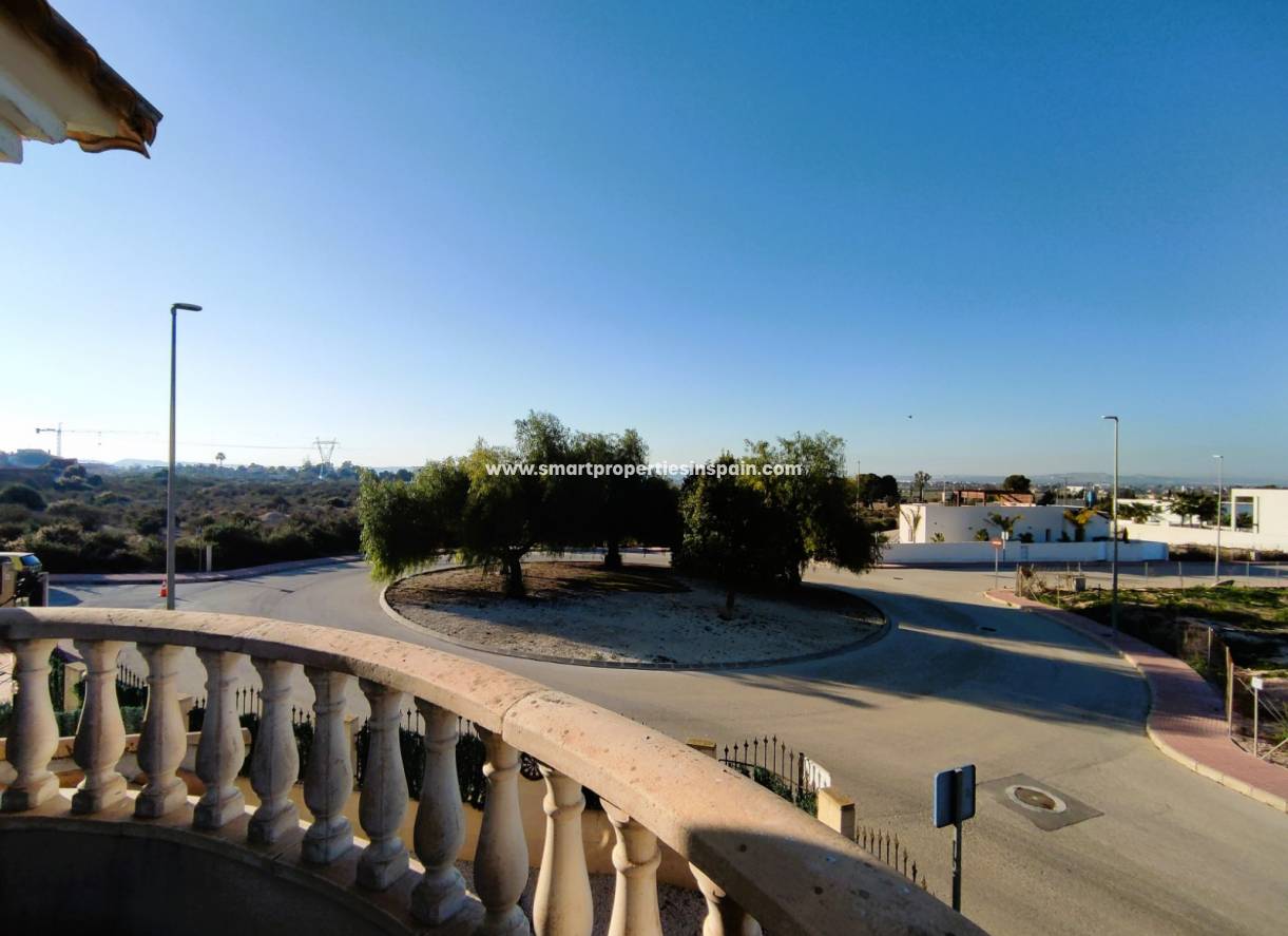 Wiederverkauf - Freistehendes Haus - La Marina - Urbanización La Marina