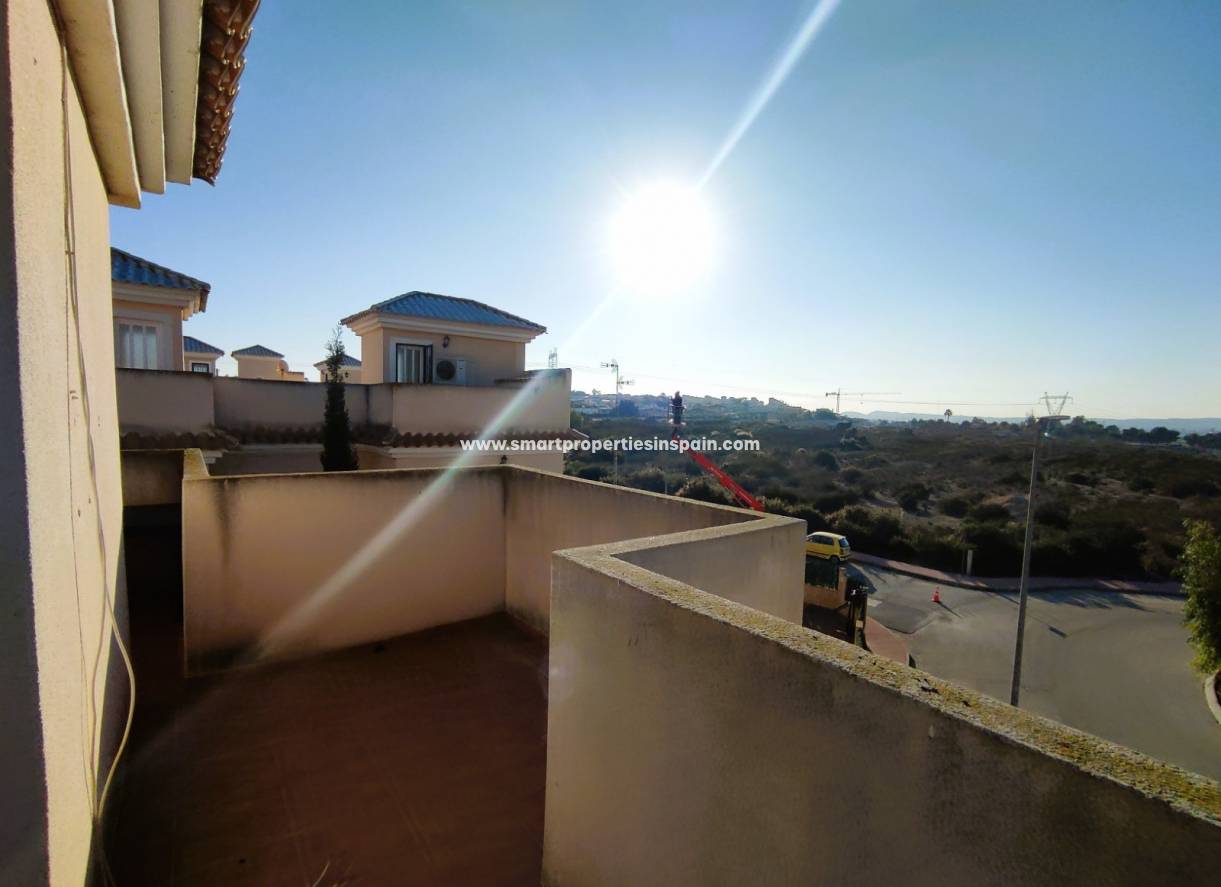 Wiederverkauf - Freistehendes Haus - La Marina - Urbanización La Marina