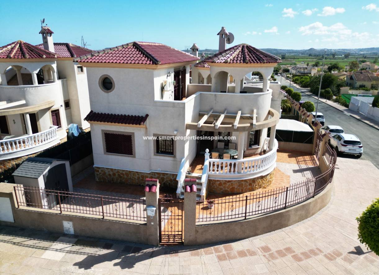 Wiederverkauf - Freistehendes Haus - La Marina - Urbanización La Marina