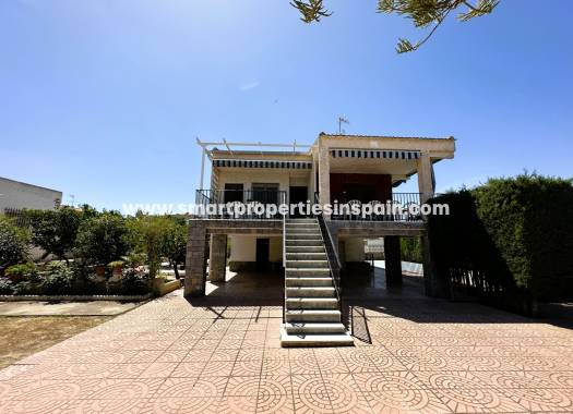 Wiederverkauf - Freistehendes Haus - La Marina - Urbanización La Marina