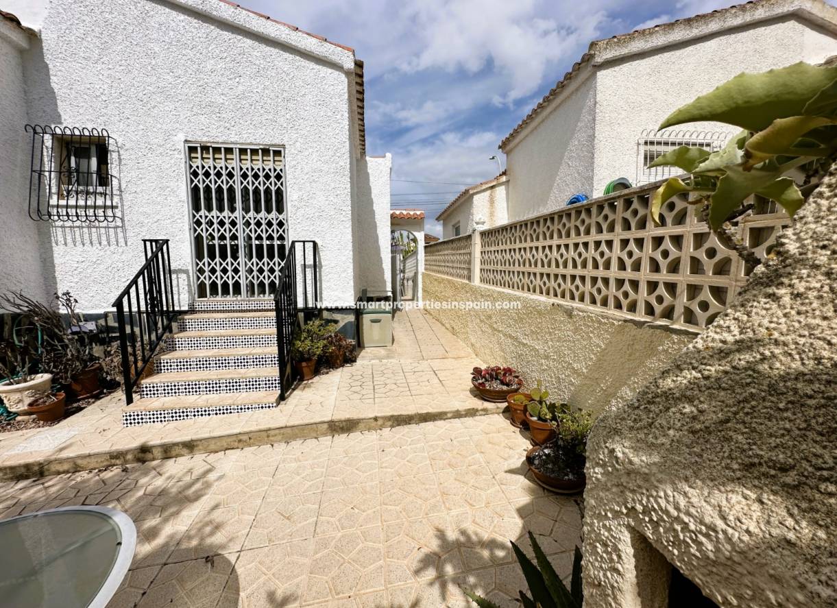 Wiederverkauf - Freistehendes Haus - La Marina - Urbanización La Marina