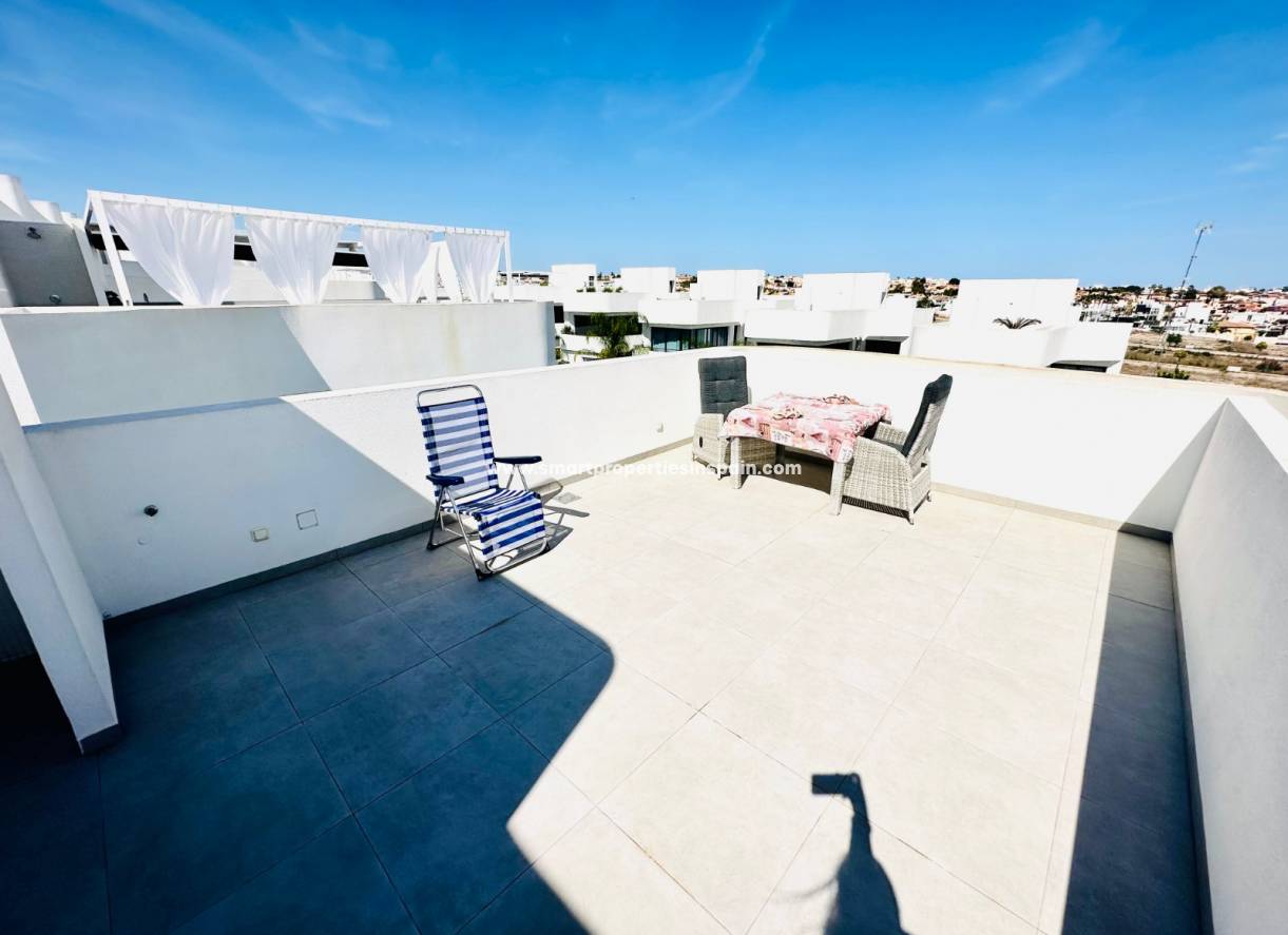Wiederverkauf - Freistehendes Haus - La Marina - Urbanización La Marina