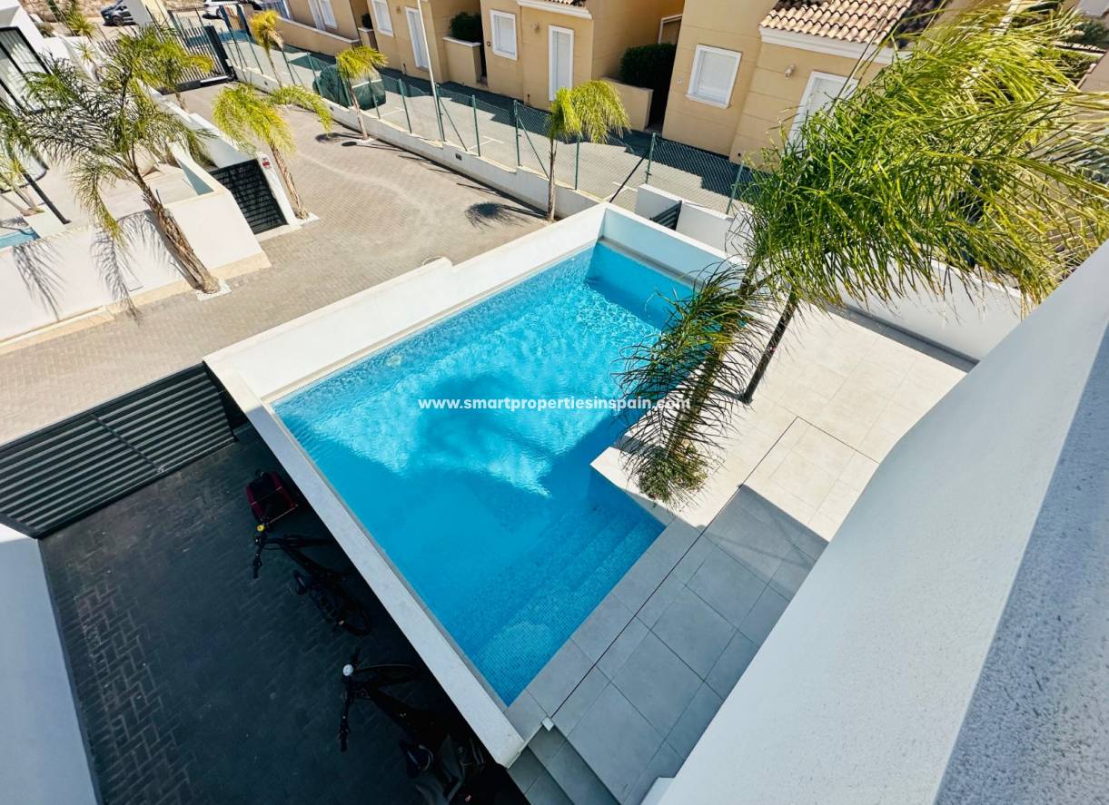 Wiederverkauf - Freistehendes Haus - La Marina - Urbanización La Marina