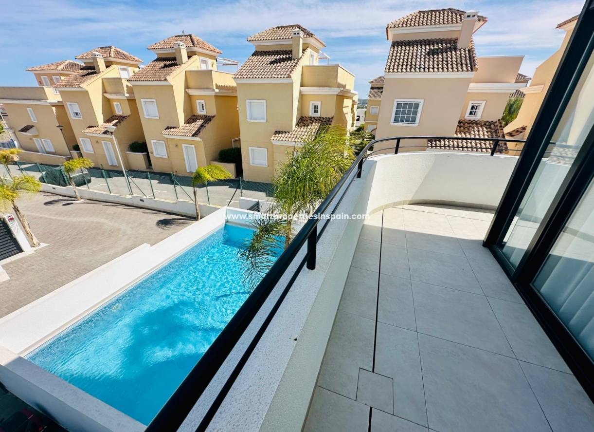 Wiederverkauf - Freistehendes Haus - La Marina - Urbanización La Marina