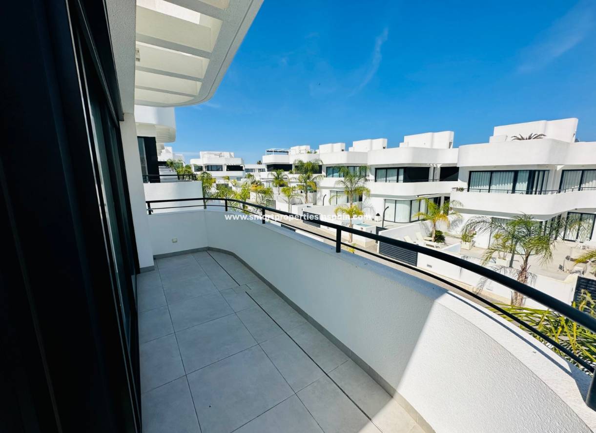 Wiederverkauf - Freistehendes Haus - La Marina - Urbanización La Marina