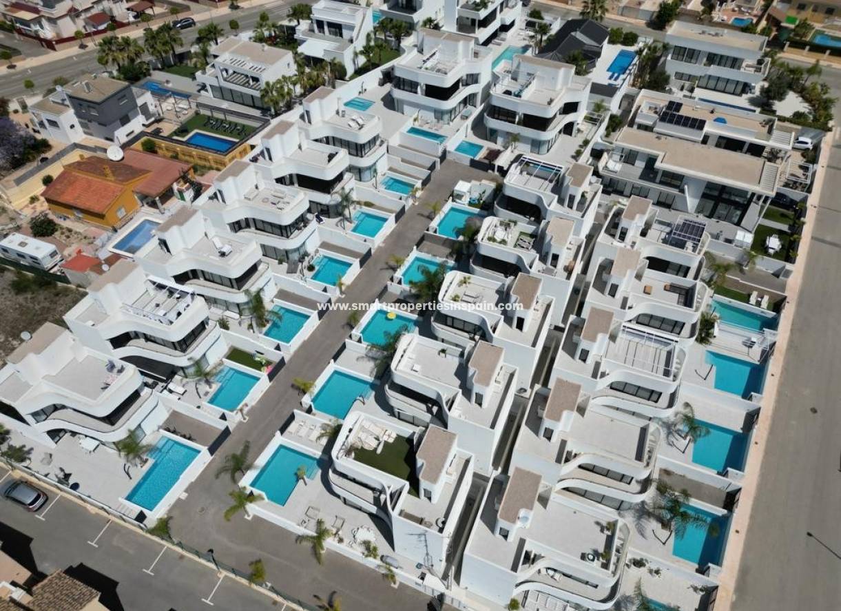 Wiederverkauf - Freistehendes Haus - La Marina - Urbanización La Marina