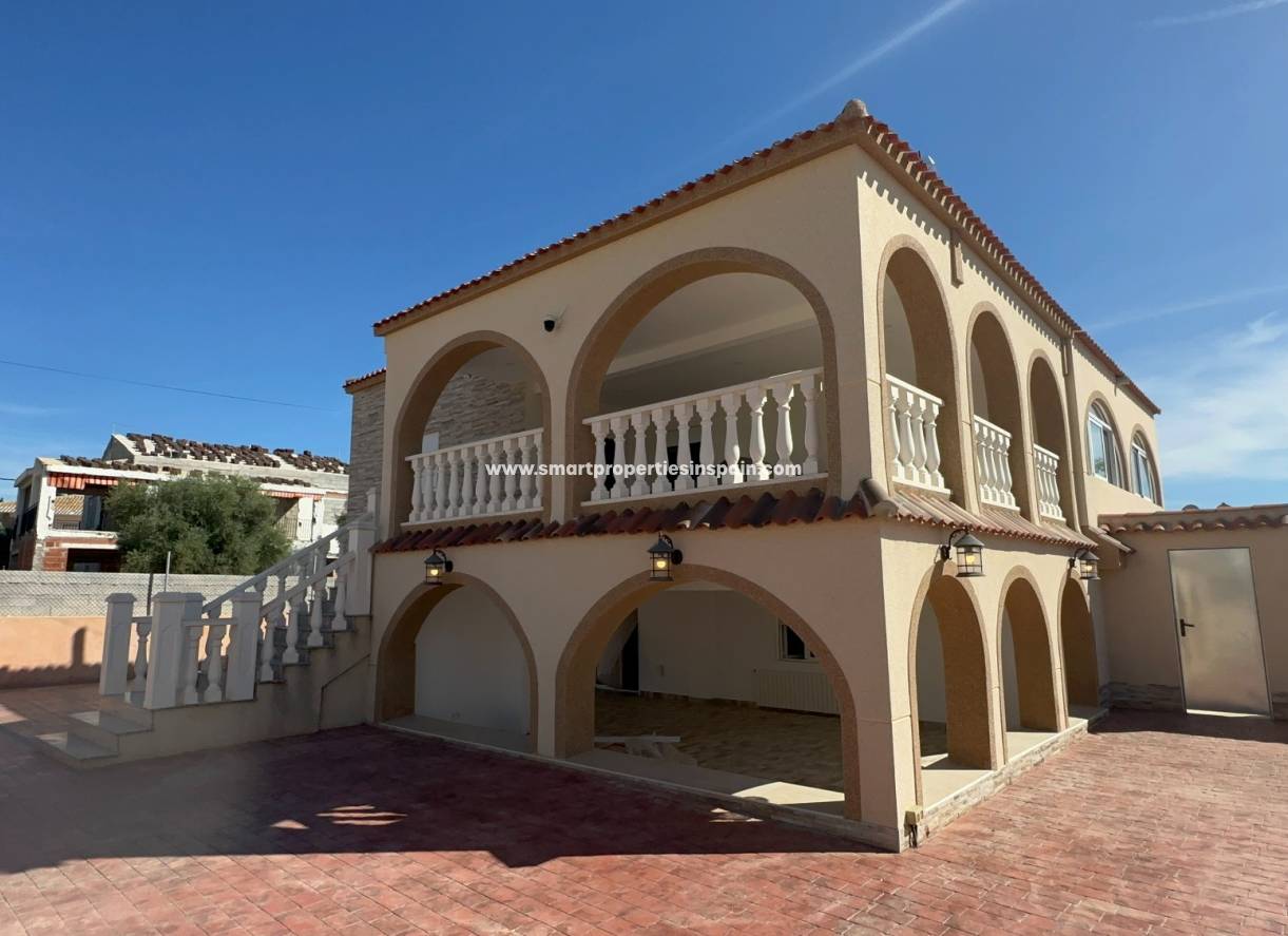 Wiederverkauf - Freistehendes Haus - La Marina - Urbanización La Marina
