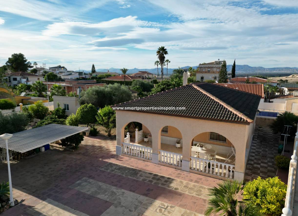 Wiederverkauf - Freistehendes Haus - La Marina - Urbanización La Marina