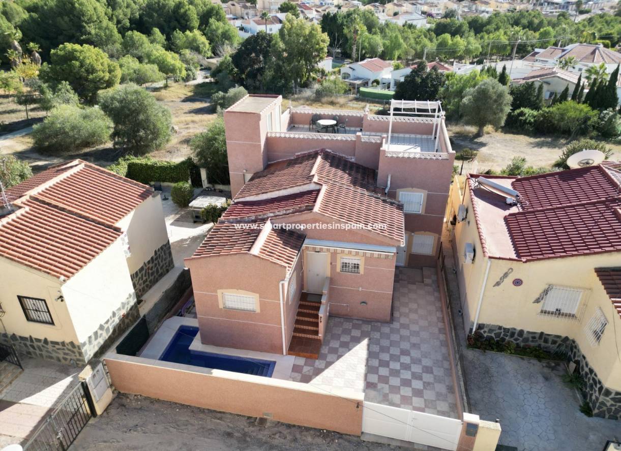 Wiederverkauf - Freistehendes Haus - La Marina - Urbanización La Marina