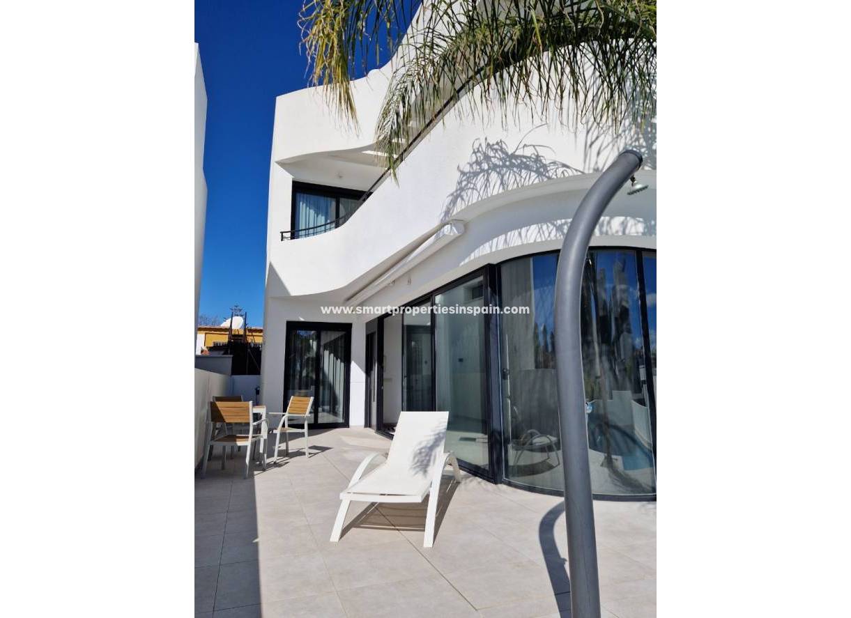 Wiederverkauf - Freistehendes Haus - La Marina - Urbanización La Marina